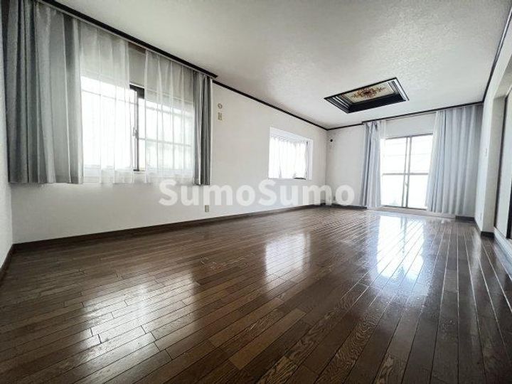 ハイツ仏天垣の居間