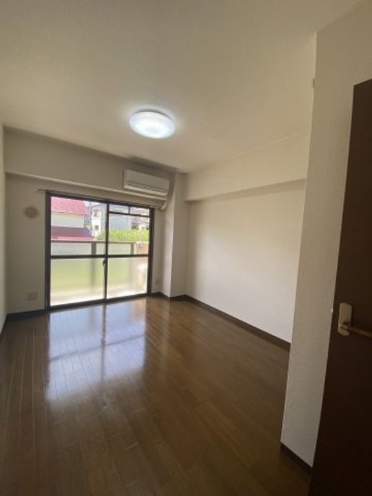兵庫県神戸市須磨区千守町1丁目(マンション)の賃貸物件の居間