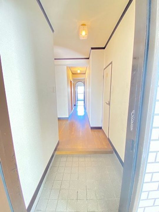 兵庫県西宮市瓦林町(マンション)の賃貸物件の玄関