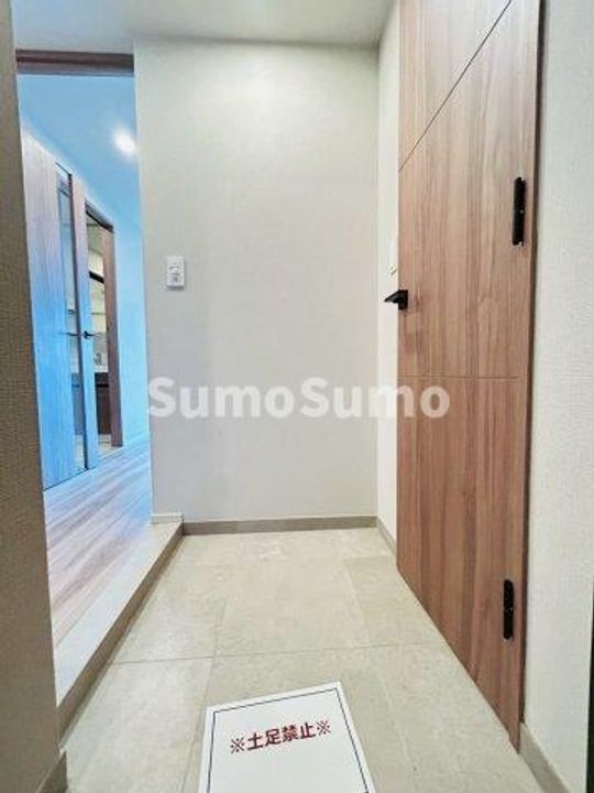 ジオエント白金台の玄関