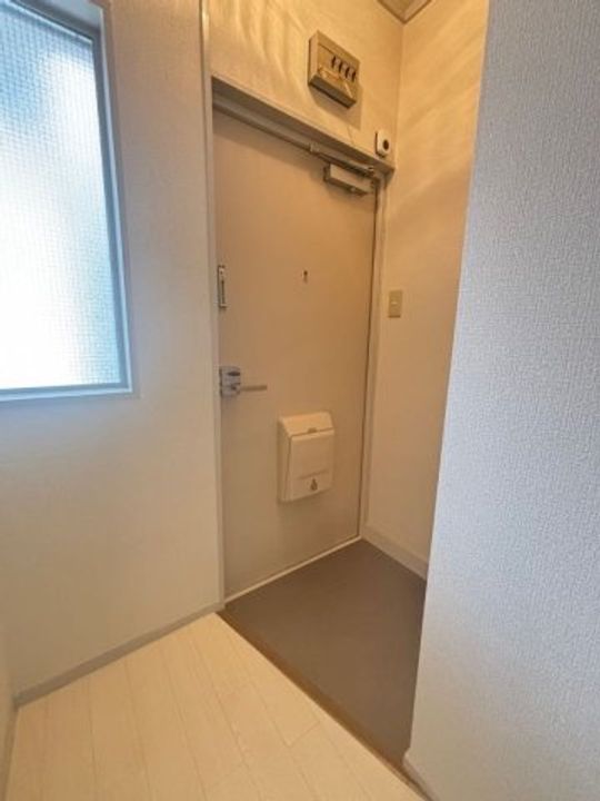 兵庫県神戸市灘区中郷町4丁目(マンション)の賃貸物件の玄関