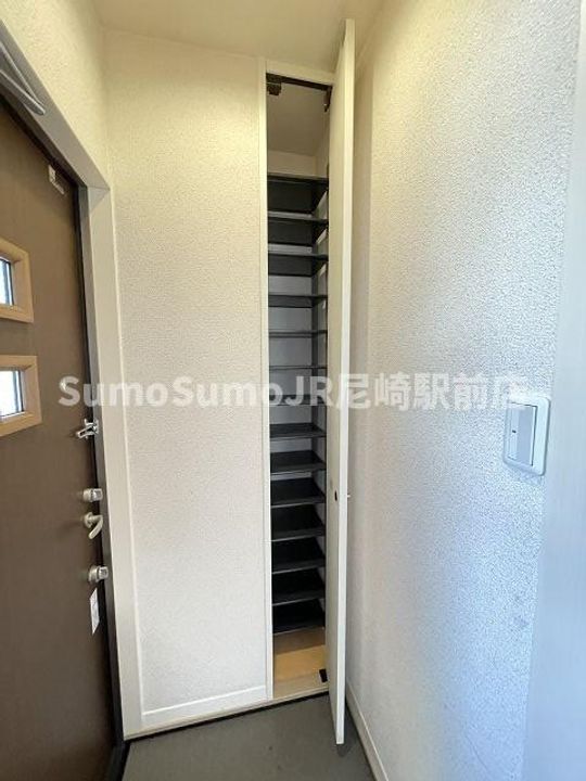 兵庫県尼崎市杭瀬寺島1丁目(アパート)の賃貸物件の玄関