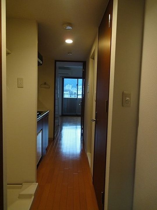 兵庫県神戸市中央区南本町通5丁目(マンション)の賃貸物件の玄関