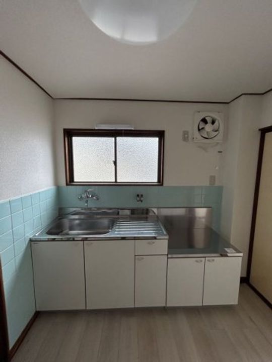 兵庫県神戸市兵庫区荒田町3丁目(マンション)の賃貸物件のキッチン