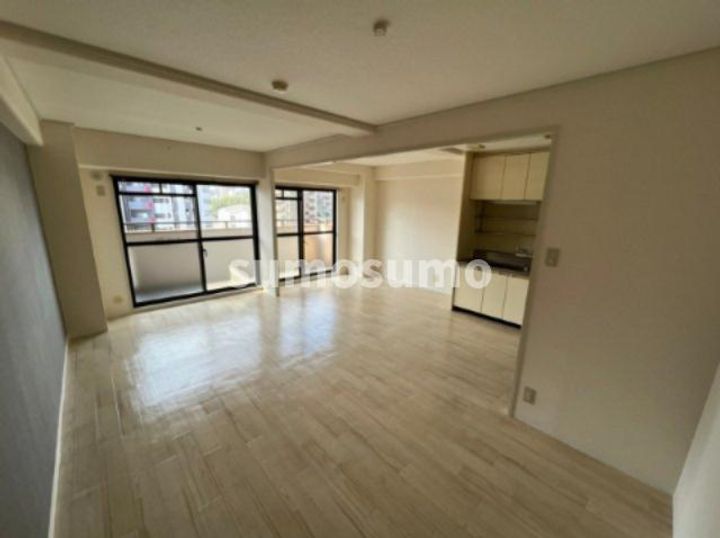 大阪府大阪市中央区高津2丁目(マンション)の賃貸物件の居間