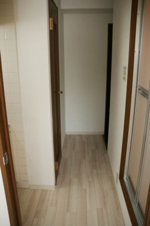大阪府大阪市西区北堀江2丁目(マンション)の賃貸物件の玄関