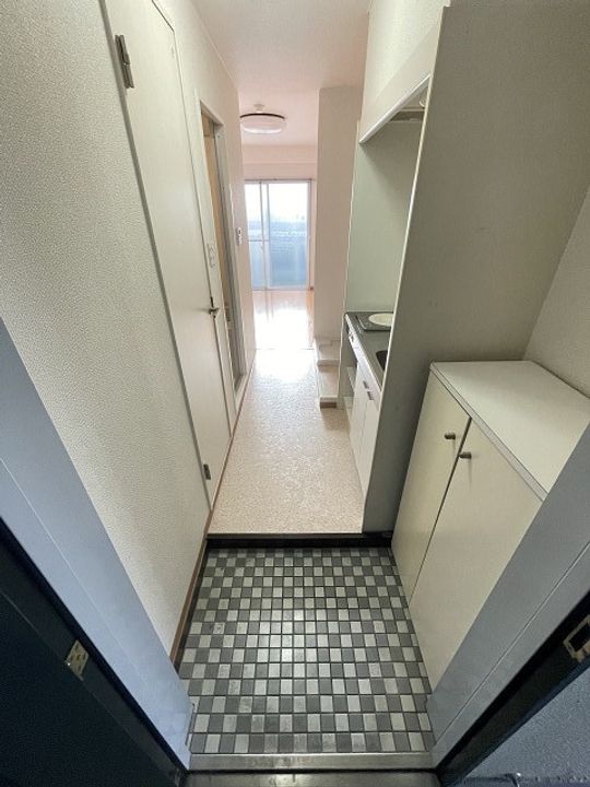 エナブルビルの玄関