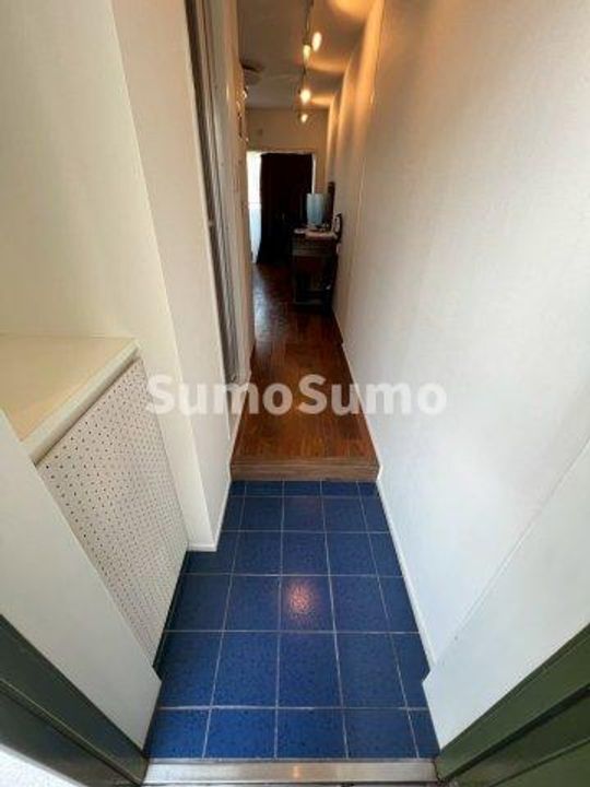 国際パレス自由が丘の玄関