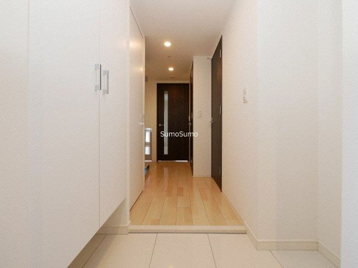 大阪府大阪市西区江戸堀1丁目(マンション)の賃貸物件の玄関