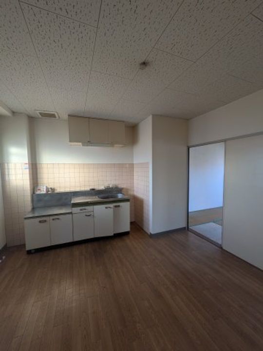 福岡県春日市宝町3丁目(マンション)の賃貸物件の居間