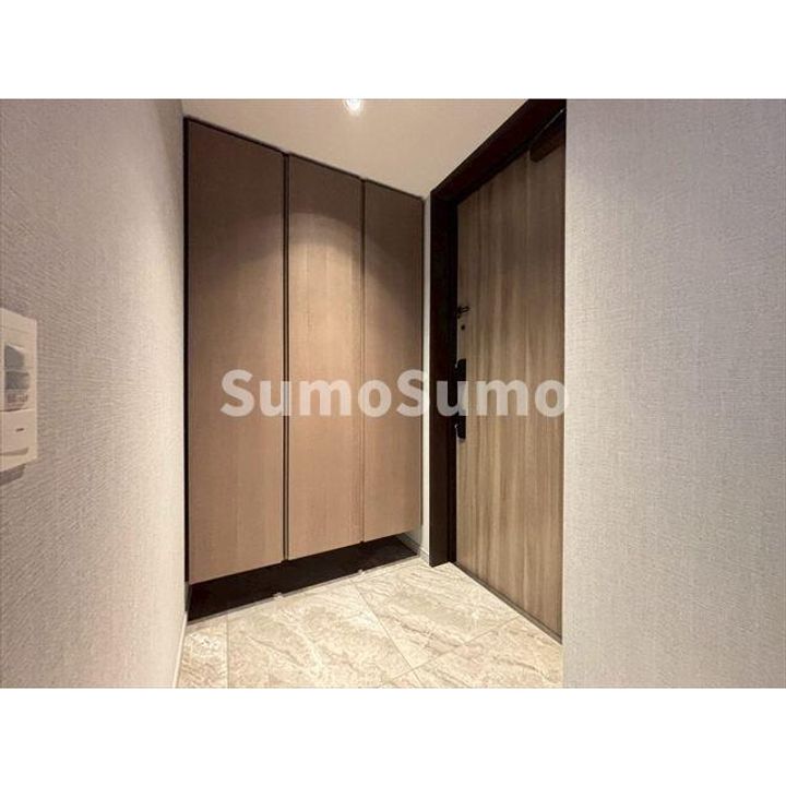 グランドメゾン福岡The Central Luxeの玄関