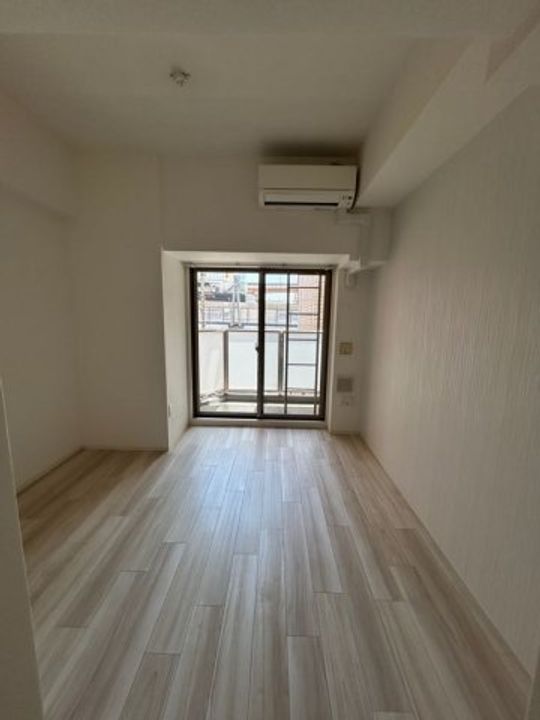 兵庫県神戸市中央区海岸通4丁目(マンション)の賃貸物件の居間