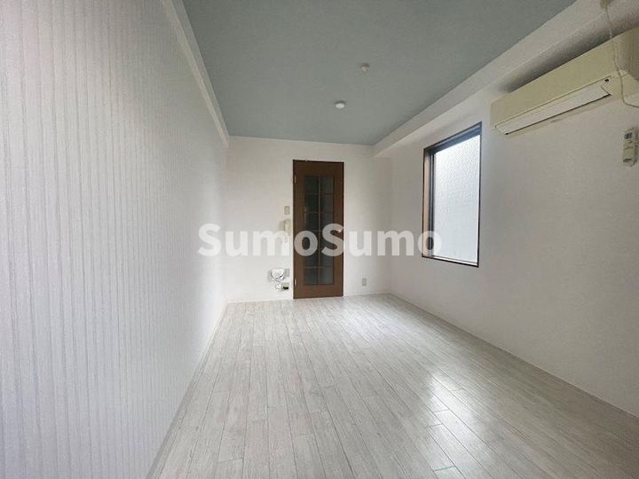 大阪府大阪市西区北堀江2丁目(マンション)の賃貸物件の居間