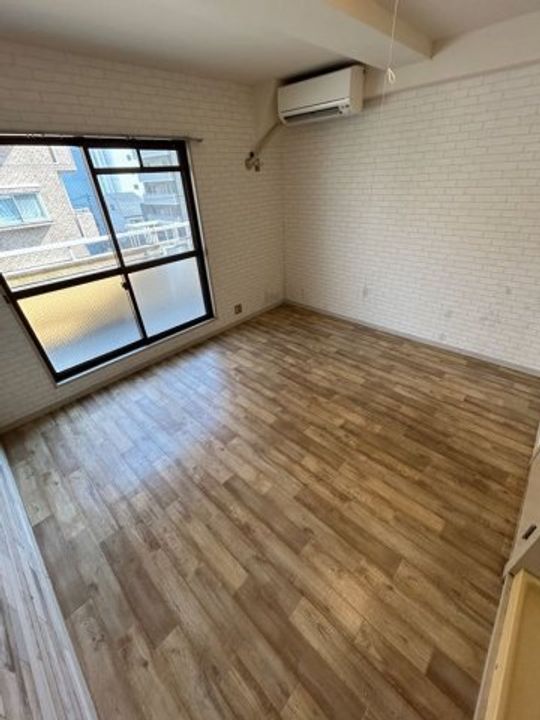 ドミール橘の居間