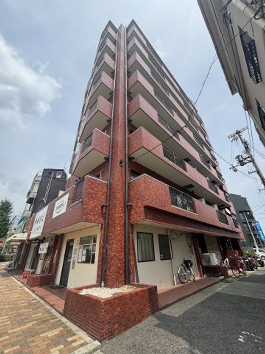 ライオンズマンション大倉山公園の外観