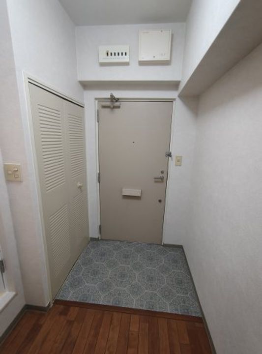 兵庫県神戸市中央区元町通5丁目(マンション)の賃貸物件の玄関