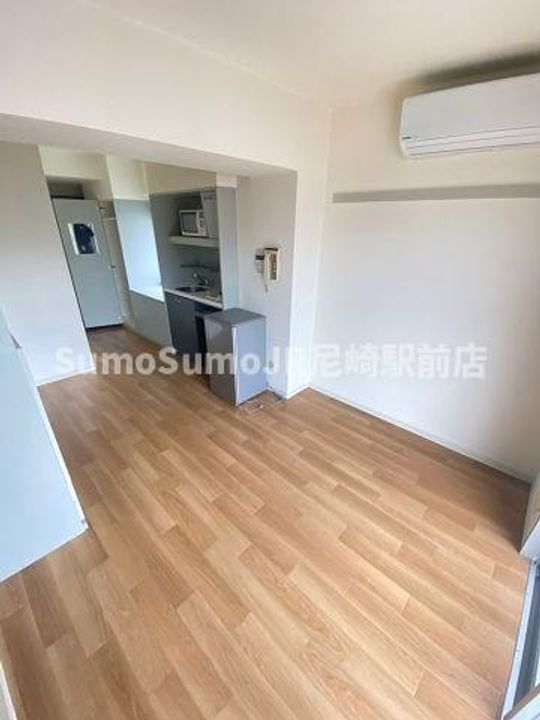 兵庫県尼崎市瓦宮1丁目(マンション)の賃貸物件の居間