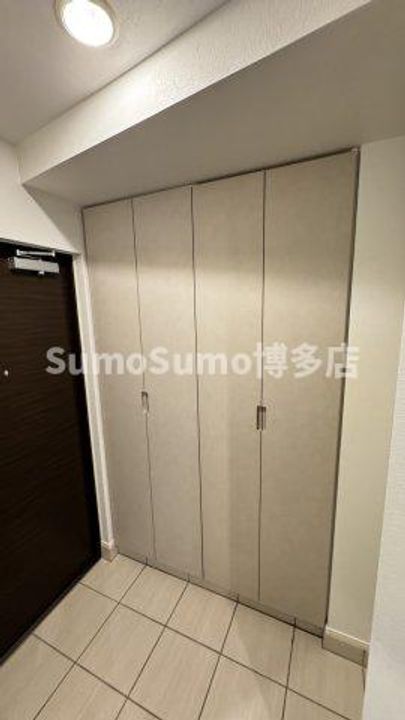 福岡県福岡市中央区西中洲(マンション)の賃貸物件の玄関