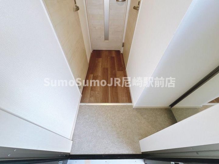 兵庫県尼崎市次屋1丁目(アパート)の賃貸物件の玄関