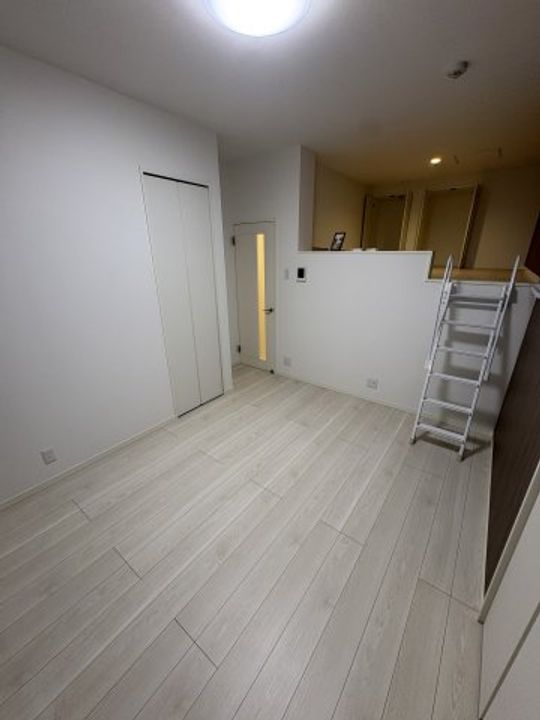 グランメール片山町の居間