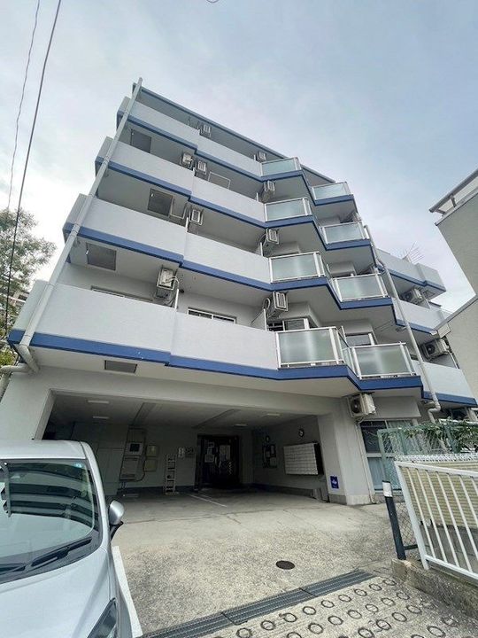 ヒルバレー妙法寺駅前の外観