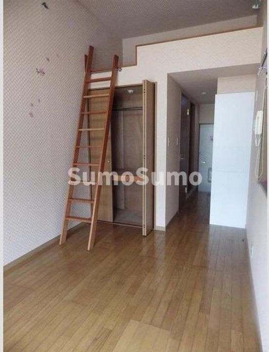 ロイヤル南天神の居間