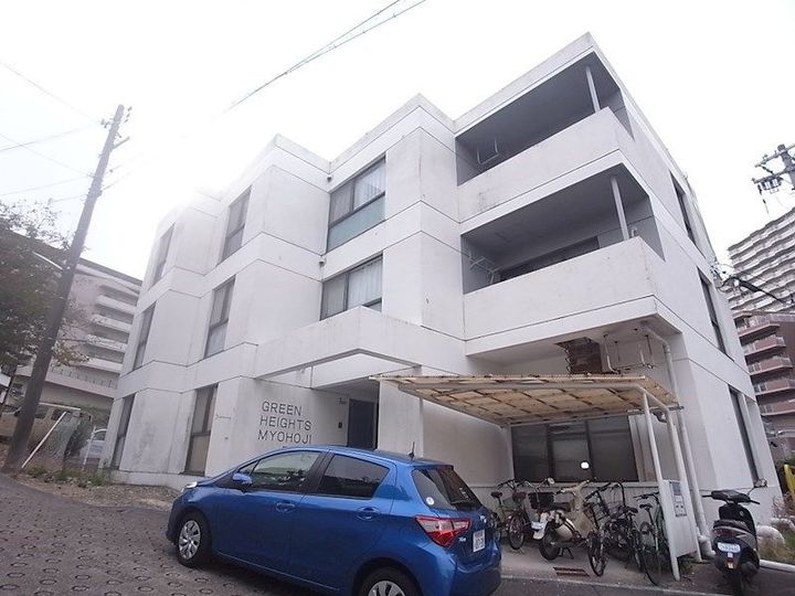 グリーンハイツ妙法寺 B棟の外観