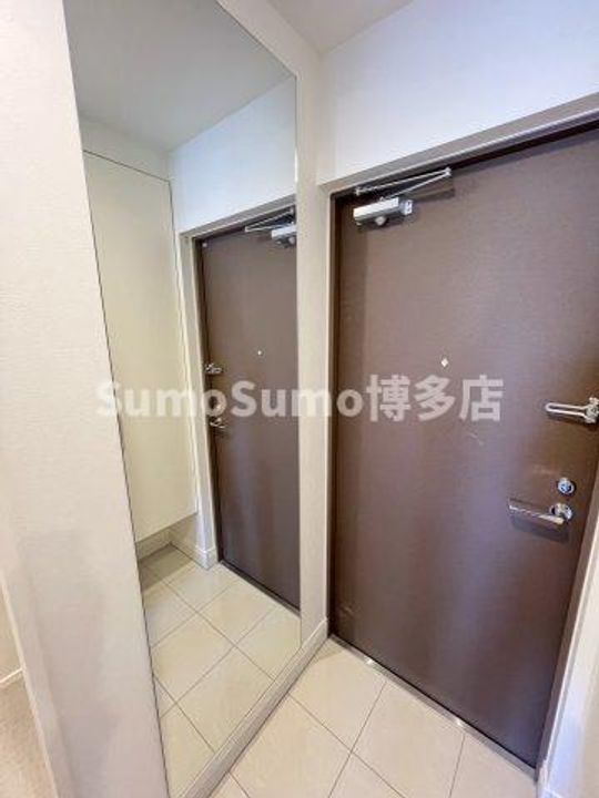 エンクレスト呉服町の玄関