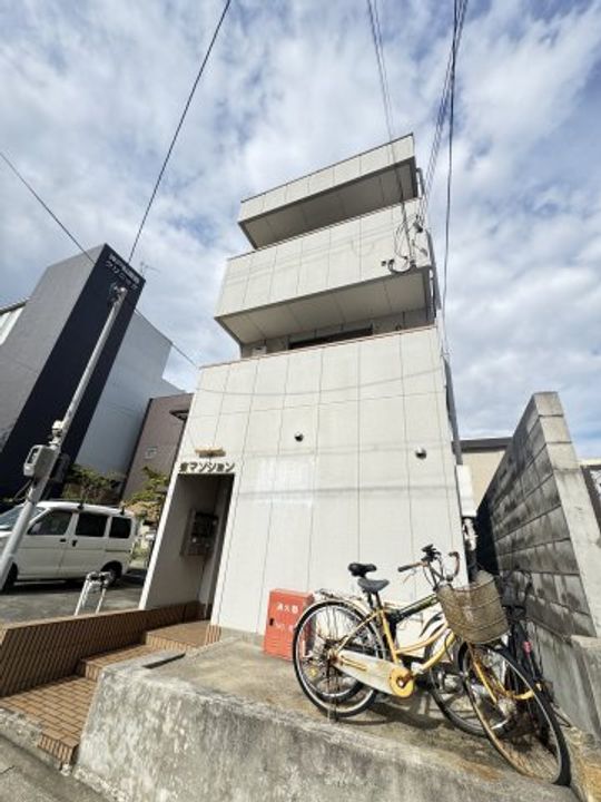 東マンションの外観