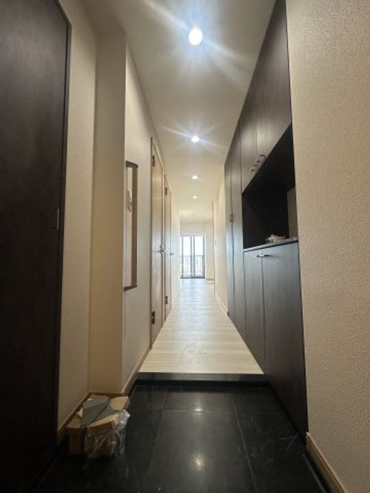 西新TenGoodcity BRISTOLの玄関