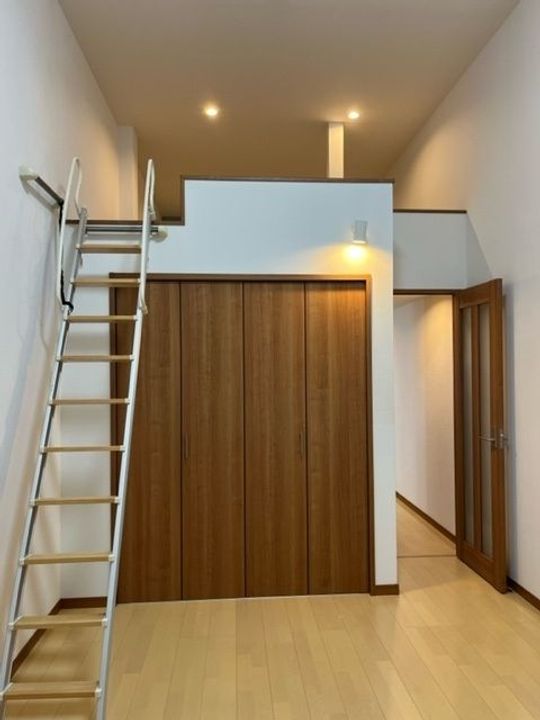 ヴィアーノ神戸上筒井通WESTの居間