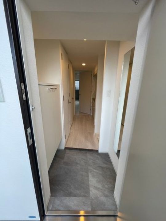 アドバンス神戸ラシュレの玄関