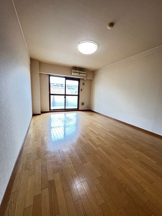 セイバリー尼崎の居間