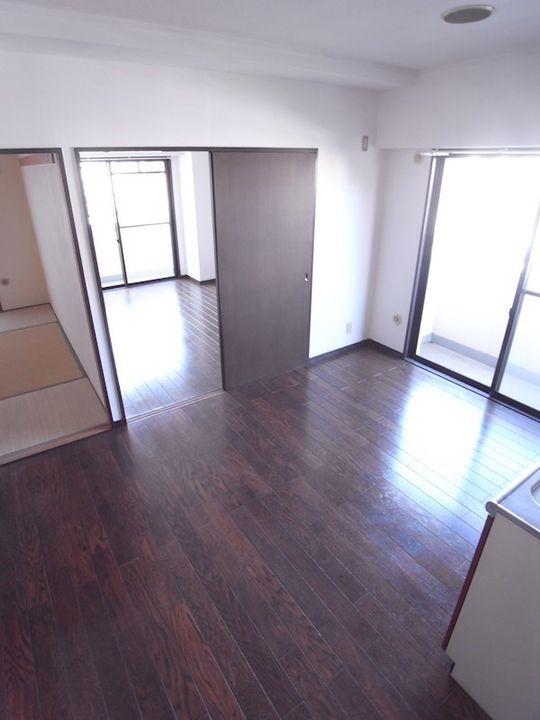 兵庫県尼崎市東園田町1丁目(マンション)の賃貸物件の居間