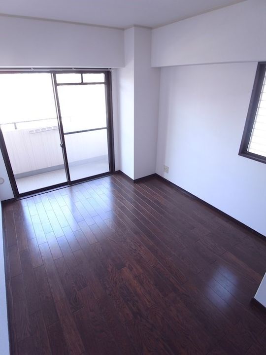 兵庫県尼崎市東園田町1丁目(マンション)の賃貸物件の寝室