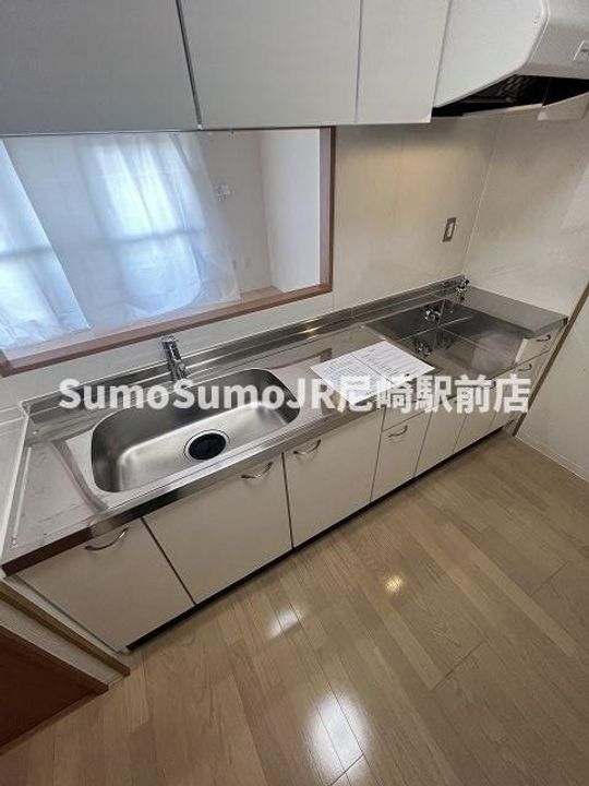 兵庫県尼崎市西難波町1丁目(マンション)の賃貸物件のキッチン