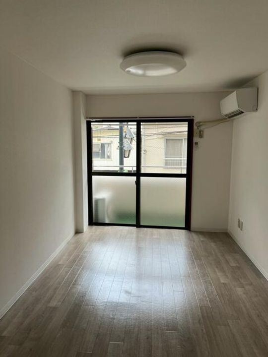 カーサフジイの居間