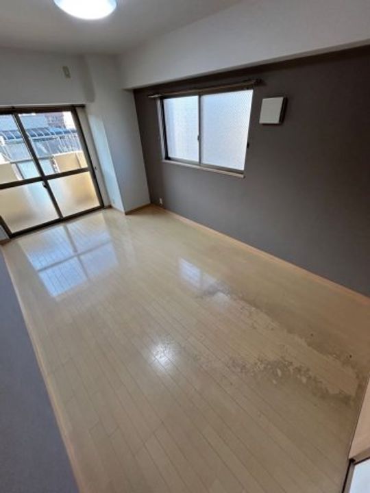 兵庫県神戸市須磨区戎町1丁目(マンション)の賃貸物件の居間