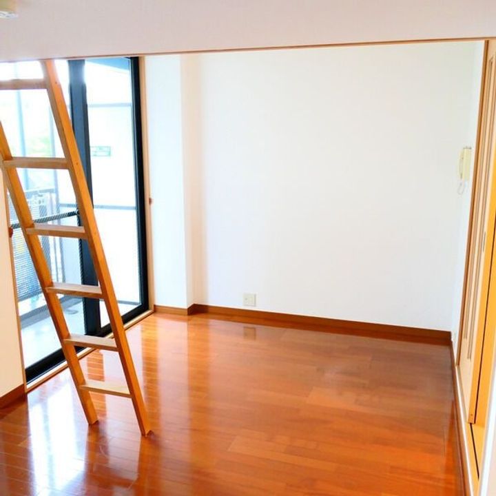 兵庫県芦屋市親王塚町(マンション)の賃貸物件の居間