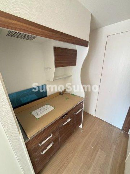 セレニテ夕陽丘エクラのキッチン