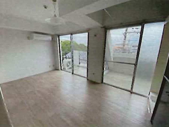 兵庫県尼崎市水堂町2丁目(マンション)の賃貸物件の居間