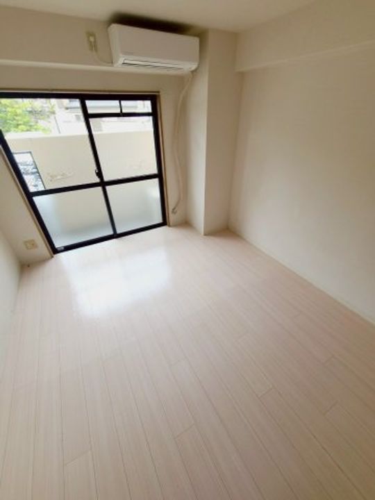 兵庫県西宮市下大市東町(マンション)の賃貸物件の居間