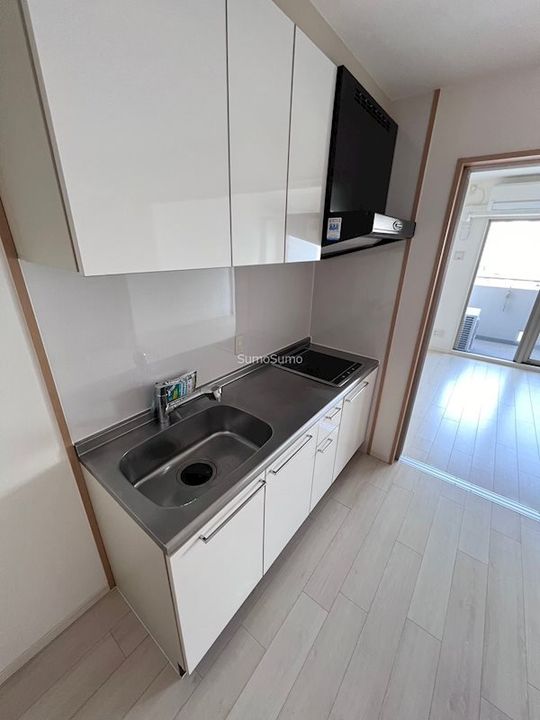大阪府大阪市浪速区湊町2丁目(マンション)の賃貸物件のキッチン