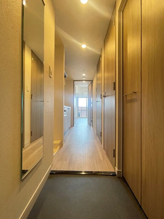 兵庫県神戸市兵庫区西出町2丁目(マンション)の賃貸物件の玄関
