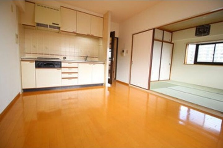 ステーションプラザ神戸西の居間
