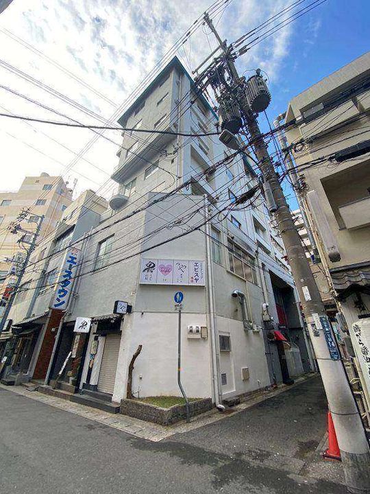 東門エースタウンビルの外観