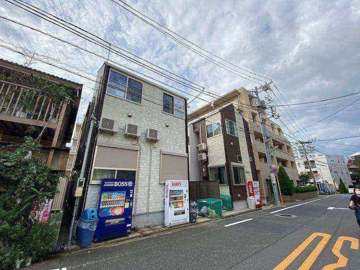 PINES三軒茶屋の外観