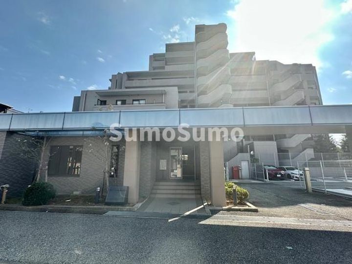 嵯峨クレセーヌ神戸西の外観