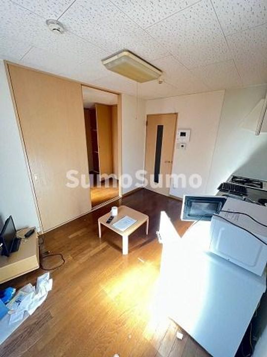 レオパレスKOBATAの居間