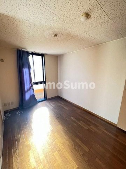 レオパレスKOBATAの居間